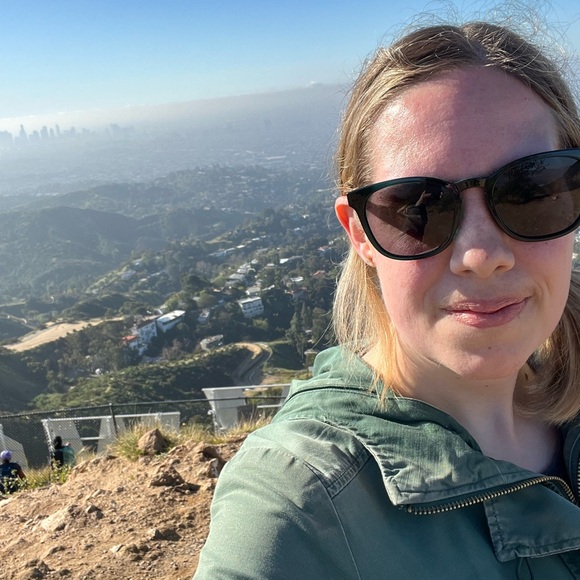 Meet your Posher, Adriana - Picture 1 of 1